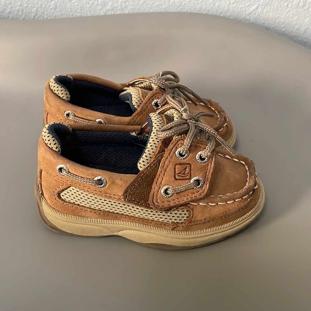 Toddler Sperry Lanyard Boat Shoes. Toddler size 6